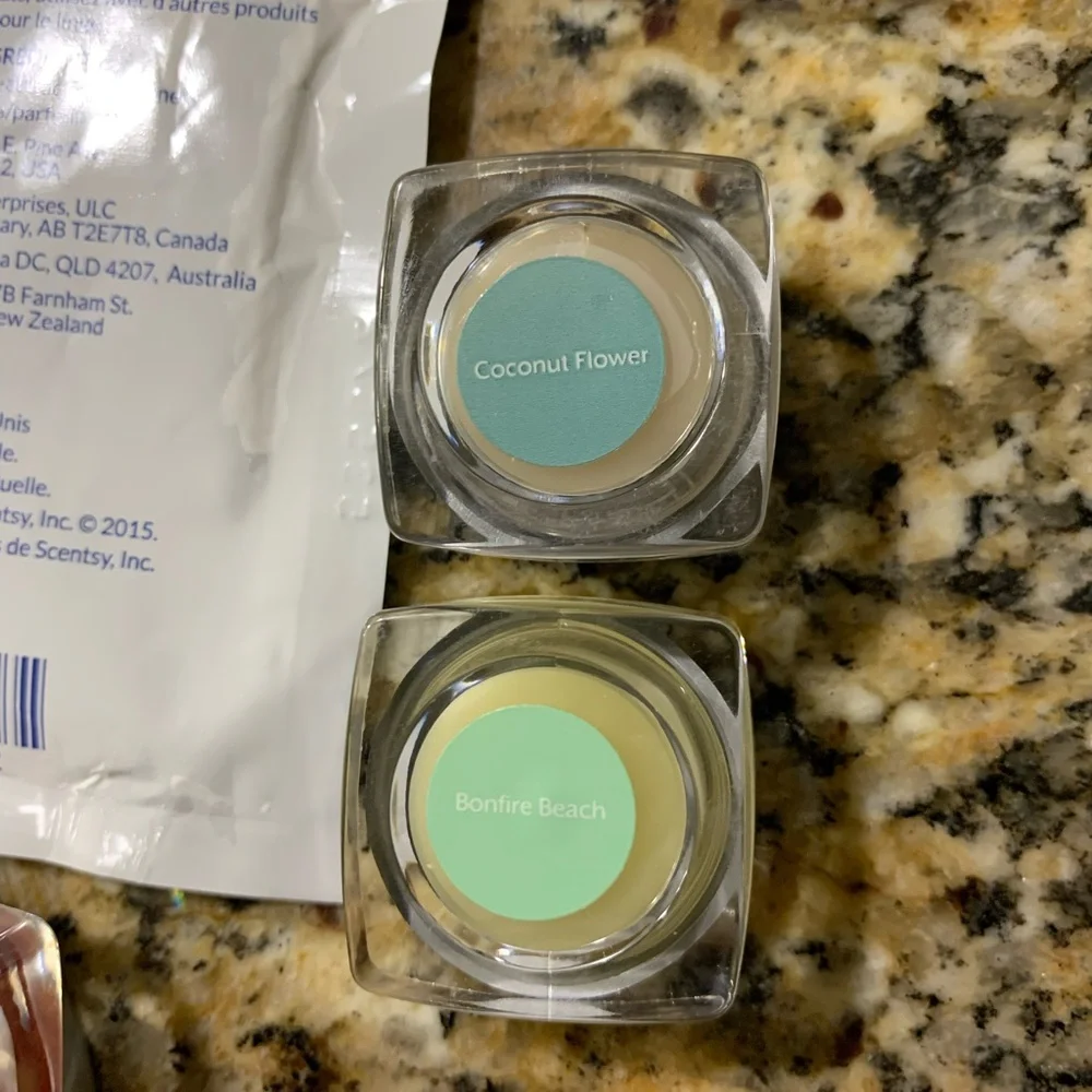 Scentsy Luna Clothing Conditioner and Wax Melts Set - Picture 9 of 9